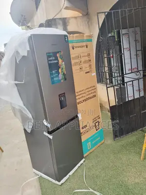 Hisense 264l Bottom Freezer Refrigerator With Built-in Water Dispenser