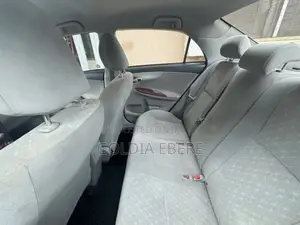 Toyota Corolla 2010 Silver