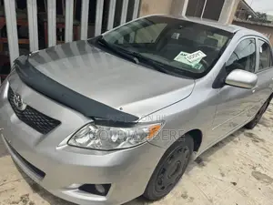 Toyota Corolla 2010 Silver