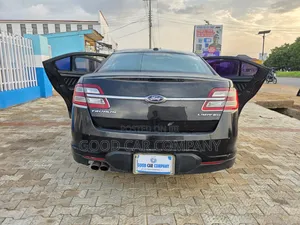 Ford Taurus 2011 Black