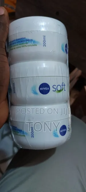 Nivea Soft Moisturising Cream