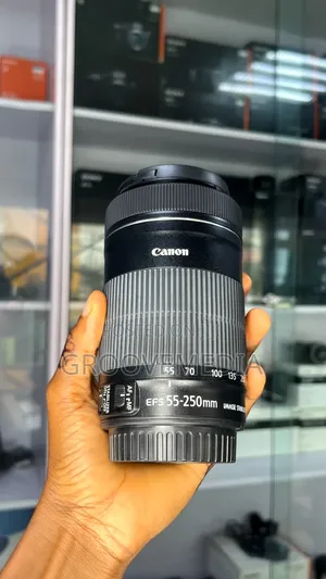 Canon Lens Ef -S 55-250mm 1:4.5-6 Is