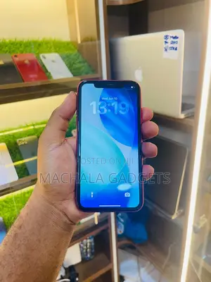 Apple iPhone 11 64 GB Red