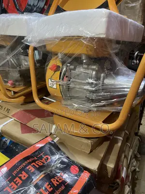 Poker Vibrator Concrete Vibrating Machine With Flexible Poker Hose