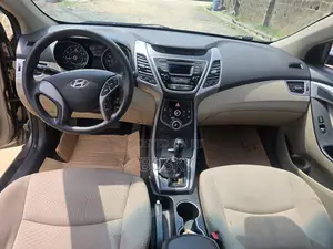 Hyundai Elantra 2014 Gold