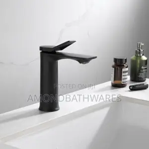 Matt Black Short Basin Faucet 0002