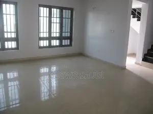 4bdrm Townhouse / Terrace in Hi - Life Estate, Abraham Adesanya