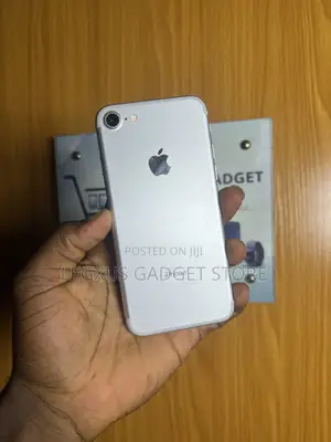 Apple iPhone 7 32 GB Silver