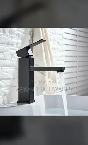 Square Short Basin Faucet