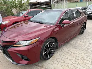 Toyota Camry XSE FWD (2.5L 4cyl 8AM) 2018 Red