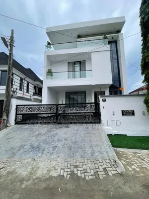 5bdrm Mansion in Ikota for sale
