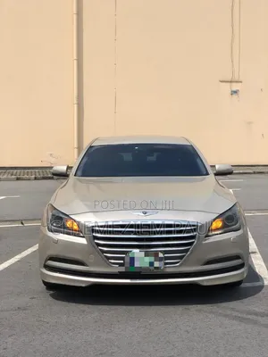 Hyundai Genesis 3.8 4dr Sedan AWD (3.8L 6cyl 8A) 2015 Gold