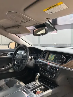 Hyundai Genesis 3.8 4dr Sedan AWD (3.8L 6cyl 8A) 2015 Gold