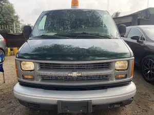 Chevrolet 3500 2004 Green