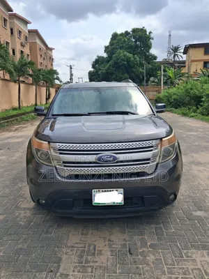 Ford Explorer XLT 4dr 4x4 (3.5L 6cyl 6A) 2013 Gray