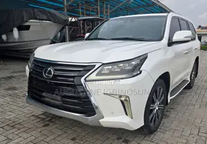 Lexus LX 2018 White