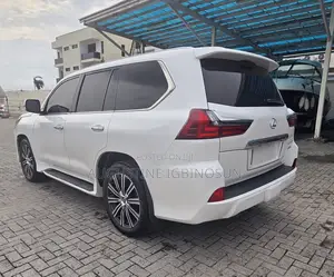 Lexus LX 2018 White