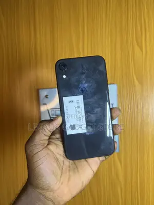Apple iPhone XR 64 GB White