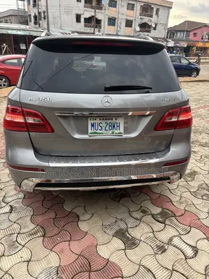 Mercedes-Benz M Class ML350 4MATIC 4dr SUV AWD (3.5L 6cyl 7A) 2015 Gray