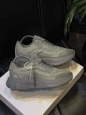 Alo Runner Auth Luxury Sneakers