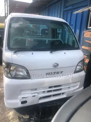 Toyota HiAce 2012