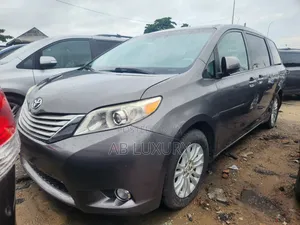 Toyota Sienna XLE 7 Passenger 2012 Gray