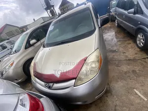 Toyota Sienna 2006 Silver