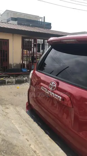 Toyota 4-Runner SR5 Premium 4dr 4x4 (4.0L 6cyl 5A) 2016 Red