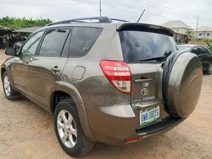 Toyota RAV4 2010 Brown