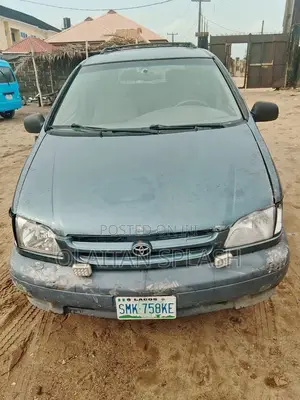 Toyota Sienna 2000 Green