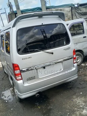Toyota HiAce 2012