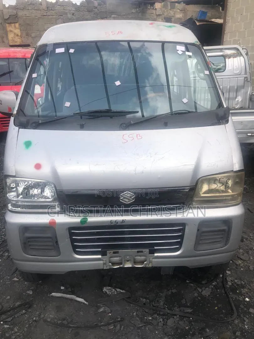 Toyota HiAce 2012
