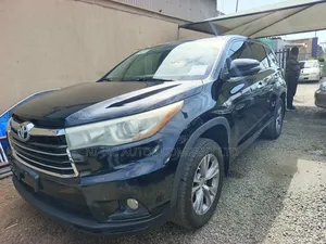 Toyota Highlander LE 4dr SUV (3.5L 6cyl 6A) 2015 Black