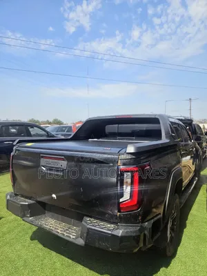 Automatic Retractable Tonneau Roller Cover TRD Spoiler Hilux 2026