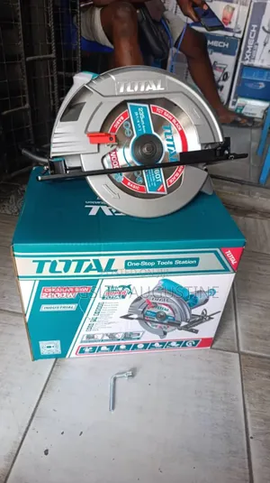 Total Circular Saw2200w