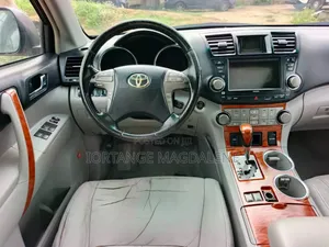 Toyota Highlander 2011 Red