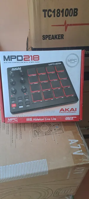 Akai MPD 218