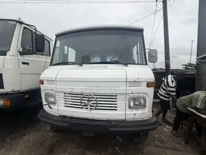 Mercedes-Benz 1998 White