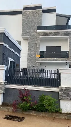 5bdrm Duplex in Ochacho Estate for sale