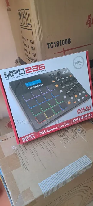 Akai MPD 226