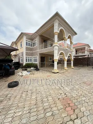 4bdrm Duplex in Life Camp for sale