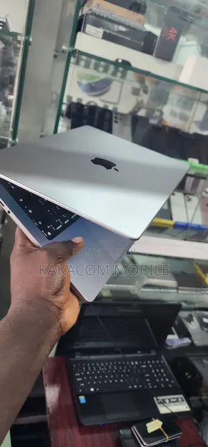 Laptop Apple MacBook Pro 2023 M2 Pro 18GB Apple M2 SSD 512GB