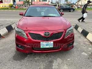 Toyota Camry SE 4dr Sedan (2.5L 4cyl 6A) 2011 Red