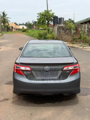 Toyota Camry SE 4dr Sedan (2.5L 4cyl 6A) 2013 Gray