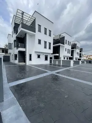 5bdrm Duplex in Old Bodija Estate for sale