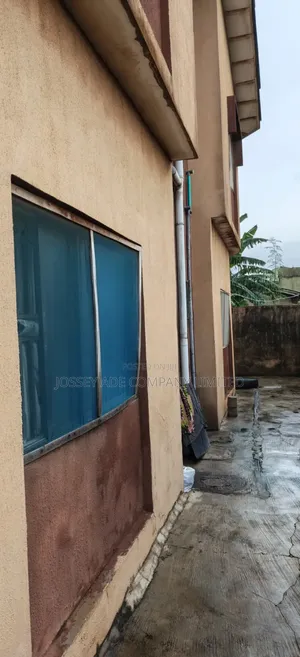 3bdrm Block of Flats in Ipaja / Ipaja for sale