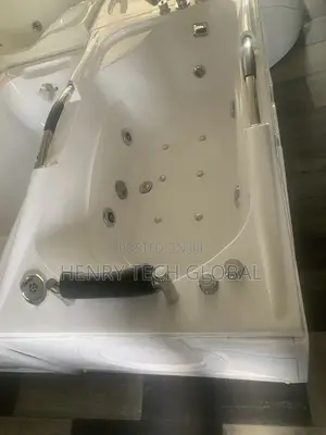 Straight Jacuzzi