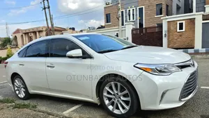 Toyota Avalon Limited 4dr Sedan (3.5L 6cyl 6A) 2015 White
