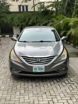 Hyundai Sonata SE Sedan FWD (2.4L 4cyl 6A) 2013 Gray