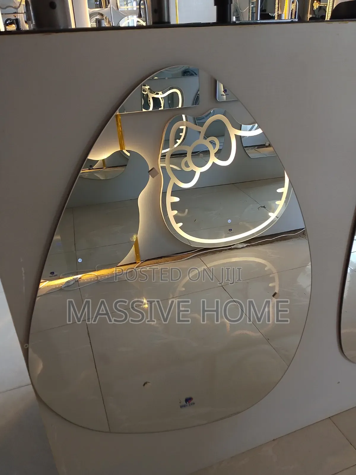 Shapeless Plan Mirror